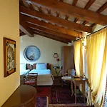Bed & Breakfast Casa Camilla 4*