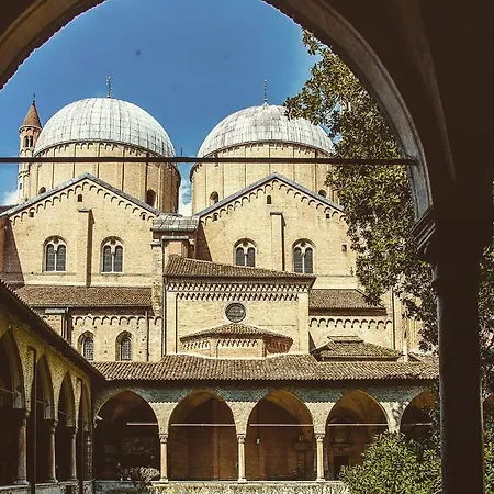 ベッド・アンド・ブレックファスト B＆b カーサ カミラ 4*